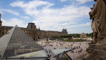 Louvre Müzesi’ndeki büyük soygunu gerçekleştirenler aranıyor