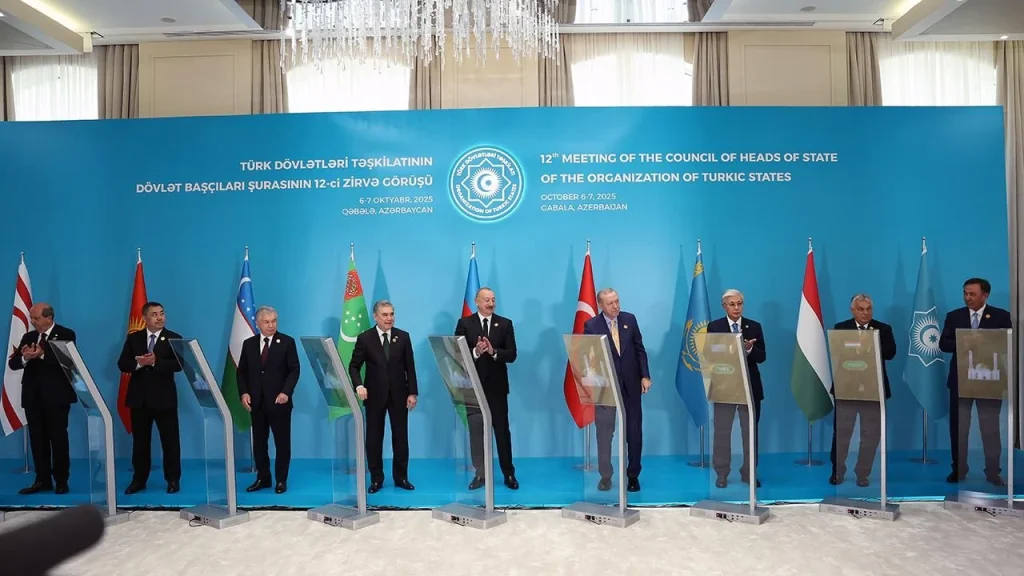 Aliyev’den TDT ülkelerinin Azerbaycan’da ortak askeri tatbikat önerisi