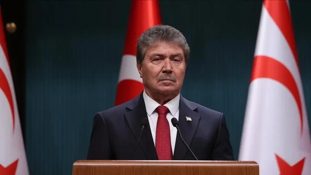 Başbakan Üstel: Bu ülkede yaşayan her çocuk bizim evladımızdır