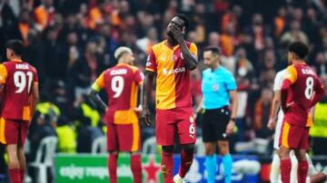 Hakem bize merhamet etti