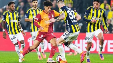 Herkes derbideki bu pozisyonu konuşuyor! Kırmızı kart çıkmalı mıydı?