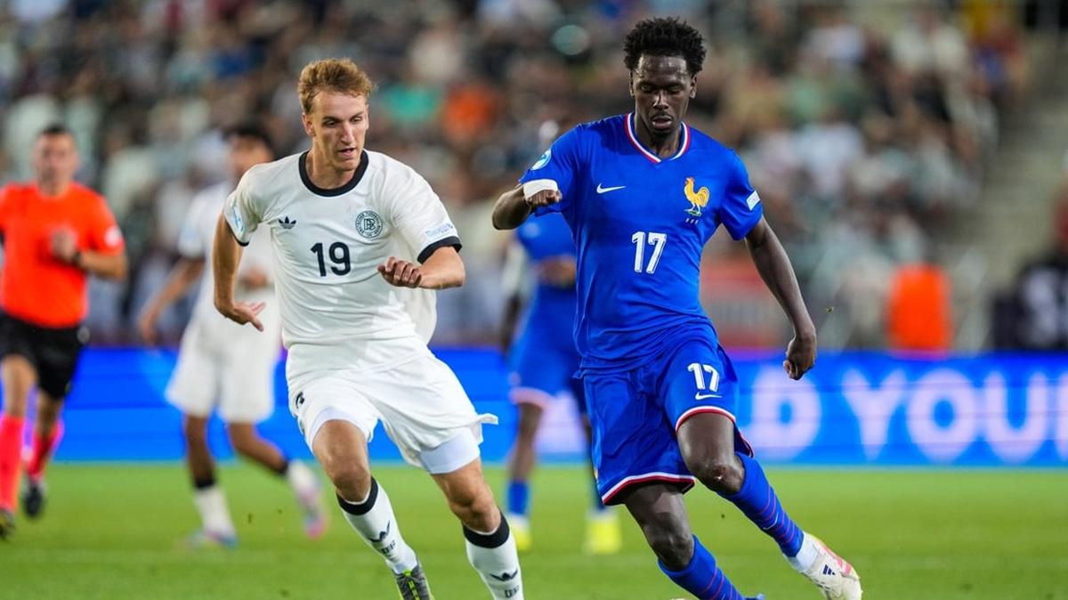 Rota Premier Lig! Aslan’dan orta sahaya genç takviye