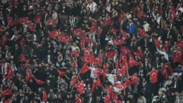 ‘Yönetim istifa‘ sesleri! Beşiktaşlı taraftarlardan tepki