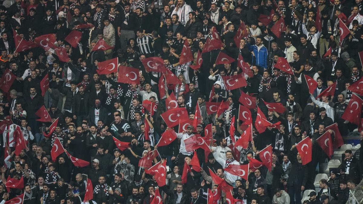 ‘Yönetim istifa‘ sesleri! Beşiktaşlı taraftarlardan tepki