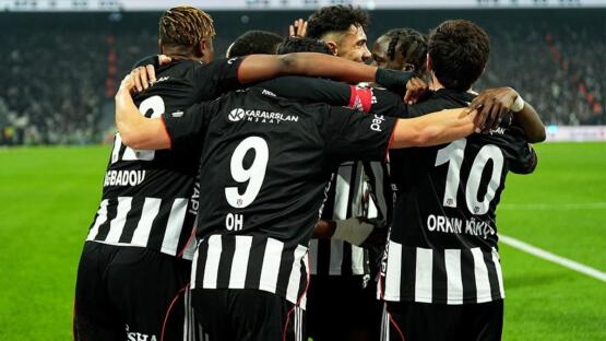 Gövde gösterisi! Kartal evinde coştu