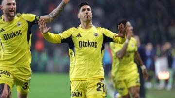 Zorlu deplasmanda hata yapmadı! Fenerbahçe, Kocaelispor’u 2 golle geçti