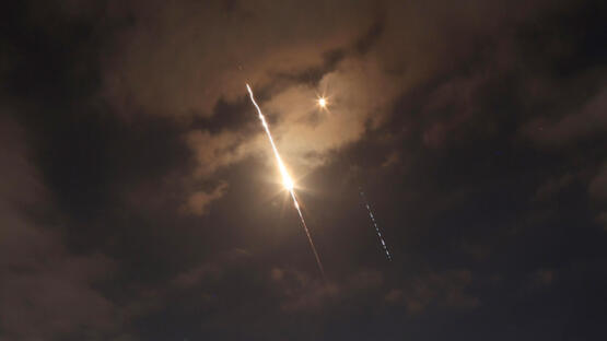 İran, Suudi Arabistan, BAE, Kuveyt ve Bahreyn’deki bazı noktaları füze ve İHA’larla hedef aldı