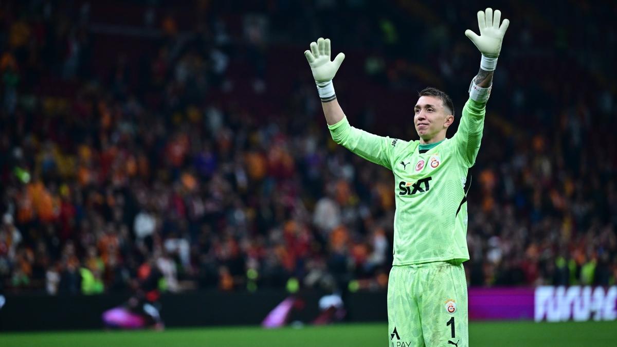 Muslera’dan Türkiye açıklaması! ‘Futbolu bıraktığımda geri döneceğim‘