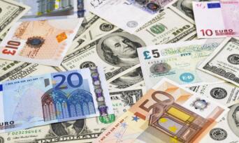 Dolar ve Sterlin’den yeni zirve