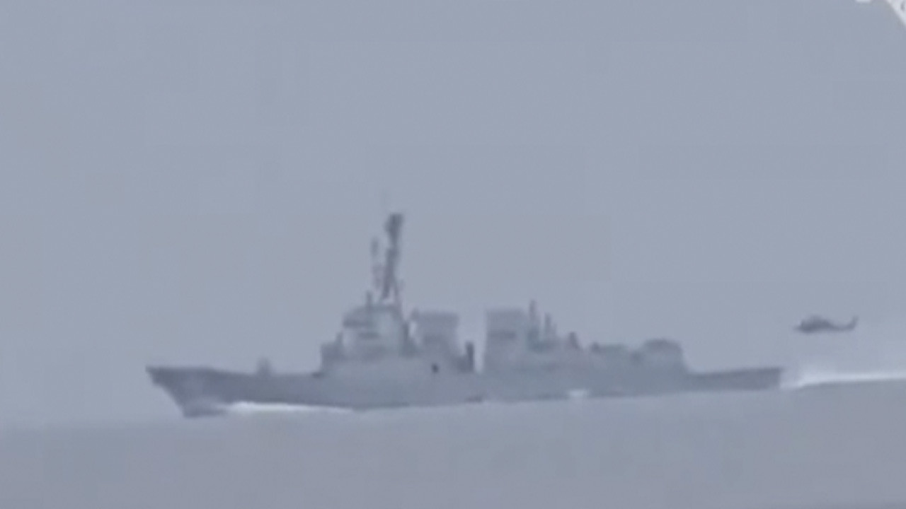 Hürmüz Boğazı’nı geçen ABD gemisi ve İran donanması arasındaki telsiz konuşması yayınlandı