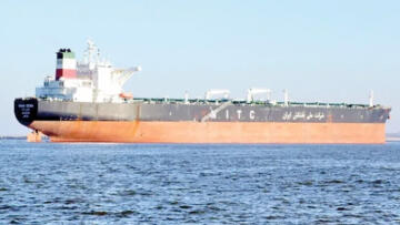 İran petrol tankeri ABD ablukasını aştı Hürmüz’ü geçip İran karasularına girdi