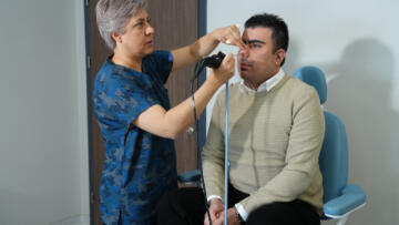 Boğazına yerleşen tümör nefesini kesmişti: İki ameliyatla Medipol’de hayata döndü