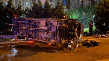 Esenler'de makas atan minibüs kazaya neden oldu: 1 ölü, 5 yaralı