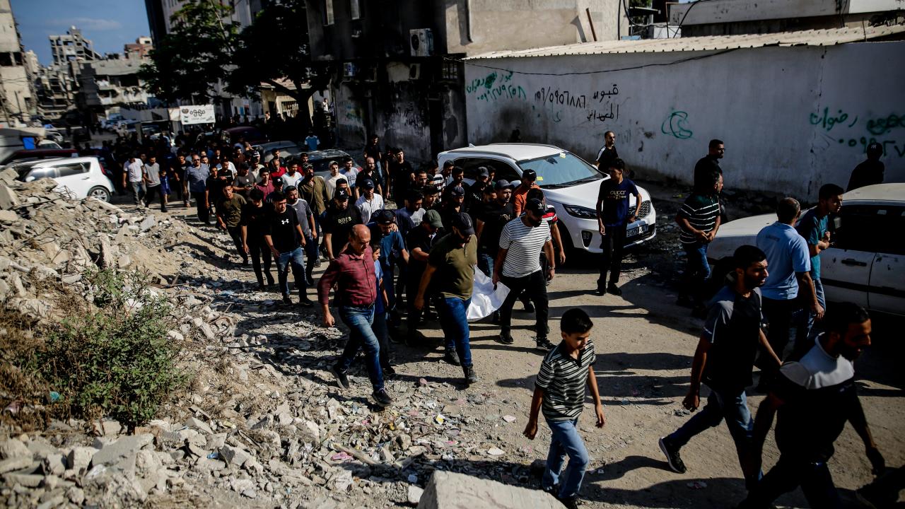 Filistin, soykırımcı İsrail'in Gazze'ye dönenlere yönelik uygulamalarını kınadı